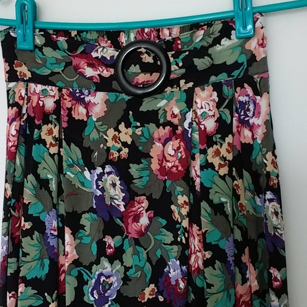 Lovely springtime skirt Reitmans Casuals